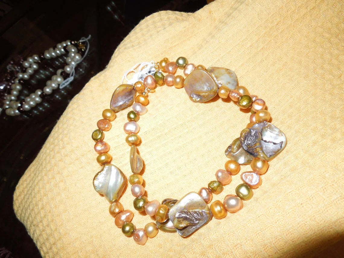 Amber Shell Necklace and Bracelet Set