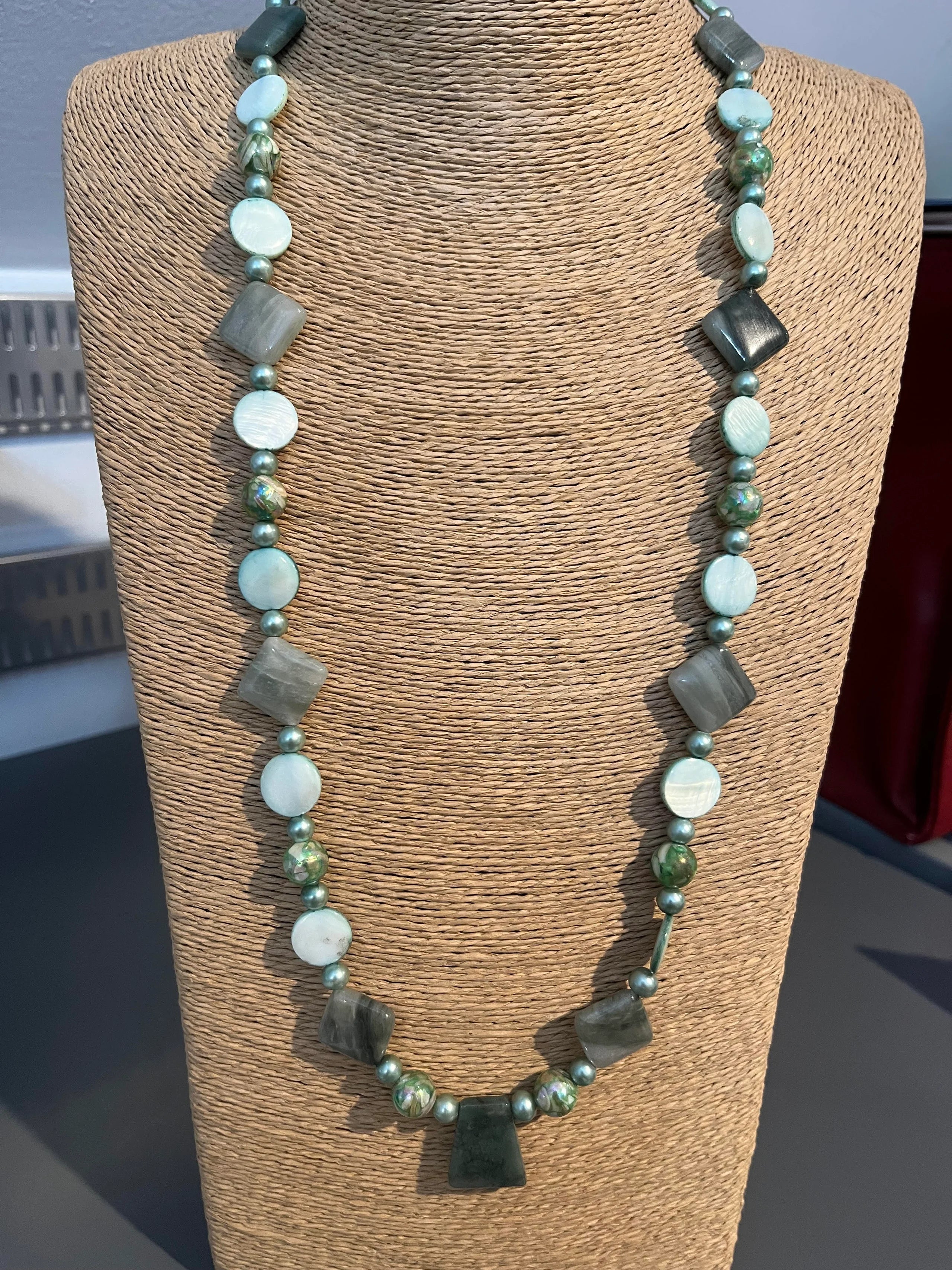 The Mindy Necklace & Earring Set