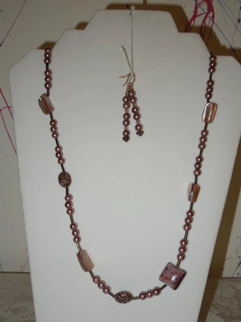 Mauvelous Necklace and Earring Set