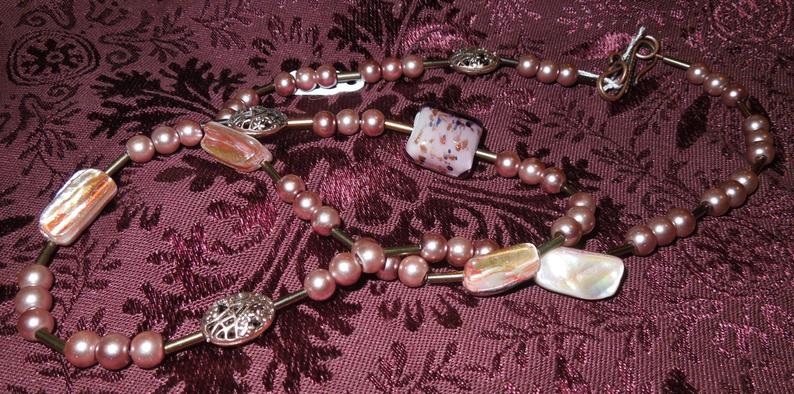 Mauvelous Necklace and Earring Set