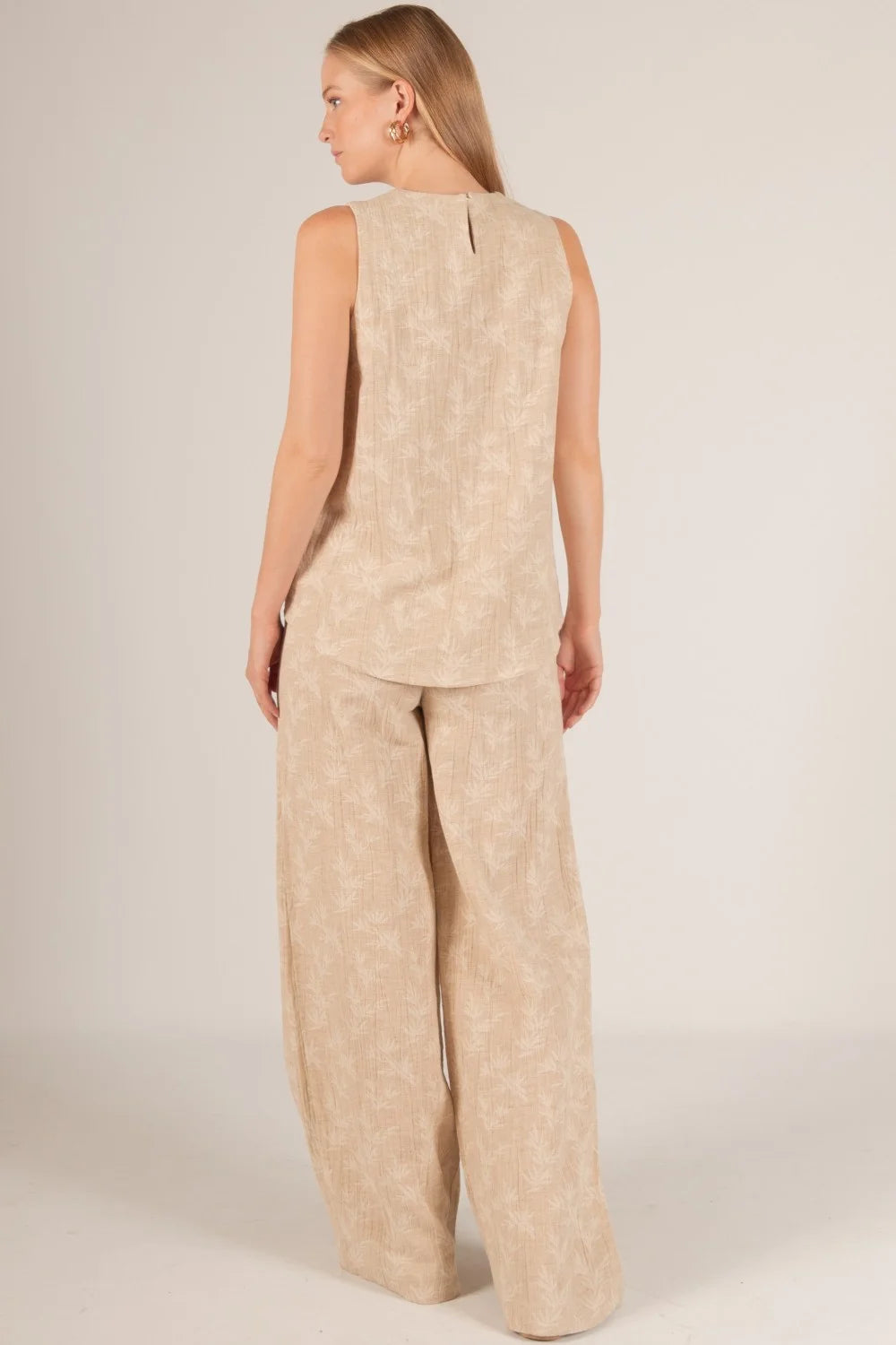 The Leslie Hi-Low Sleeveless Top